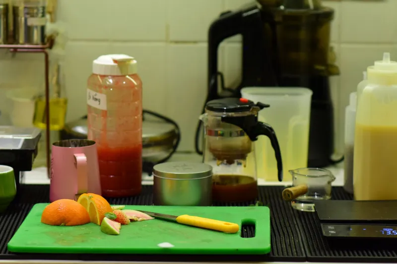 The Kitchen Counter Showdown: Why Your Blender Will Never Beat a Real Press